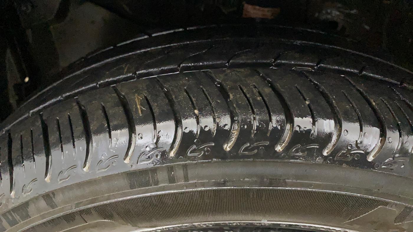 2019 Honda Amaze 1.2L I-VTEC S, CNG, Manual, 32,893 km, Left Front Tyre Tread