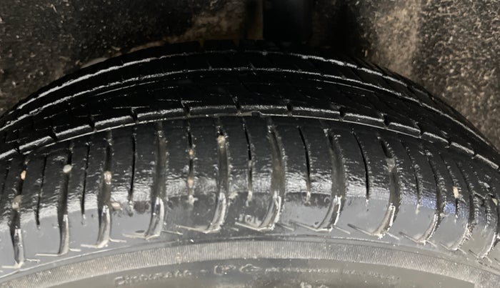 2017 Ford Ecosport AMBIENTE 1.5L PETROL, CNG, Manual, 1,05,543 km, Left Rear Tyre Tread