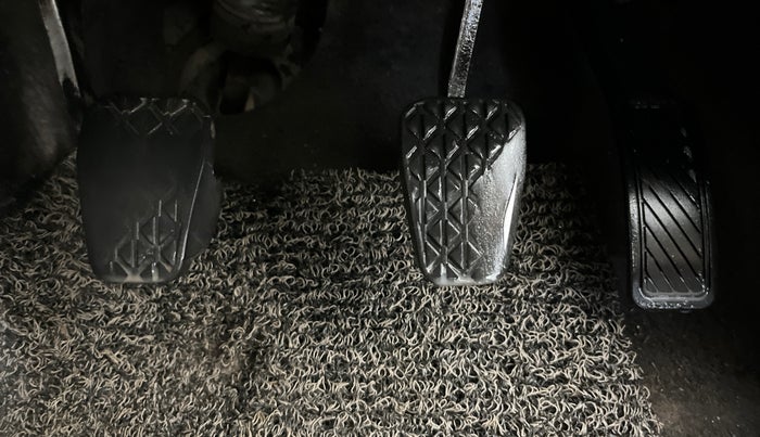 2017 Ford Ecosport AMBIENTE 1.5L PETROL, CNG, Manual, 1,05,543 km, Pedals