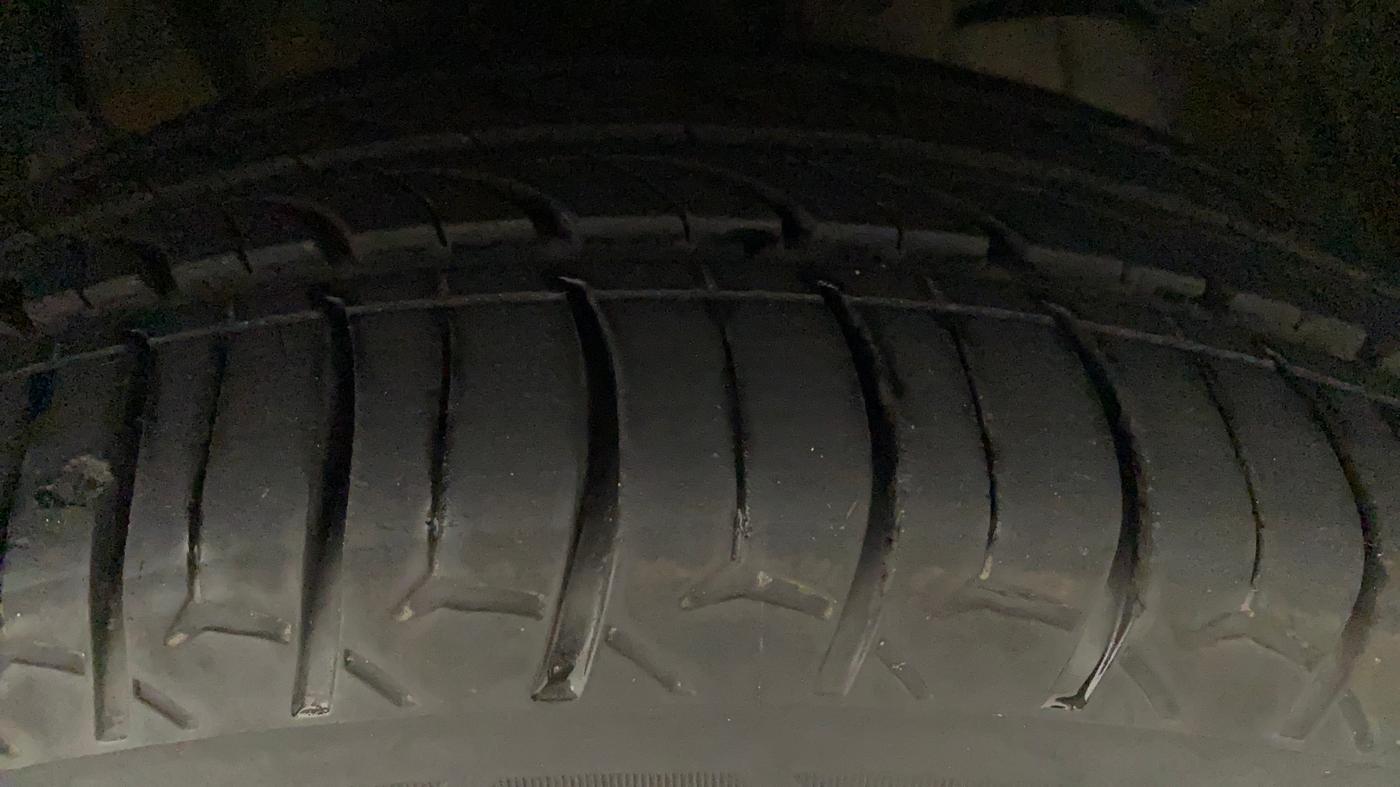 2018 Tata Tiago XZ PETROL, Petrol, Manual, 76,127 km, Left Front Tyre Tread