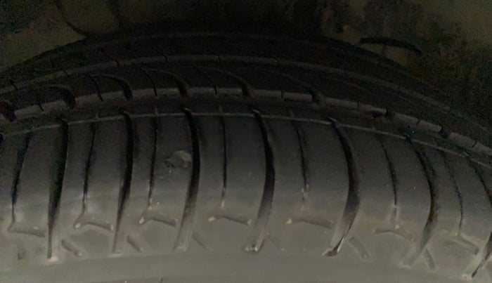 2018 Tata Tiago XZ PETROL, Petrol, Manual, 76,127 km, Right Front Tyre Tread