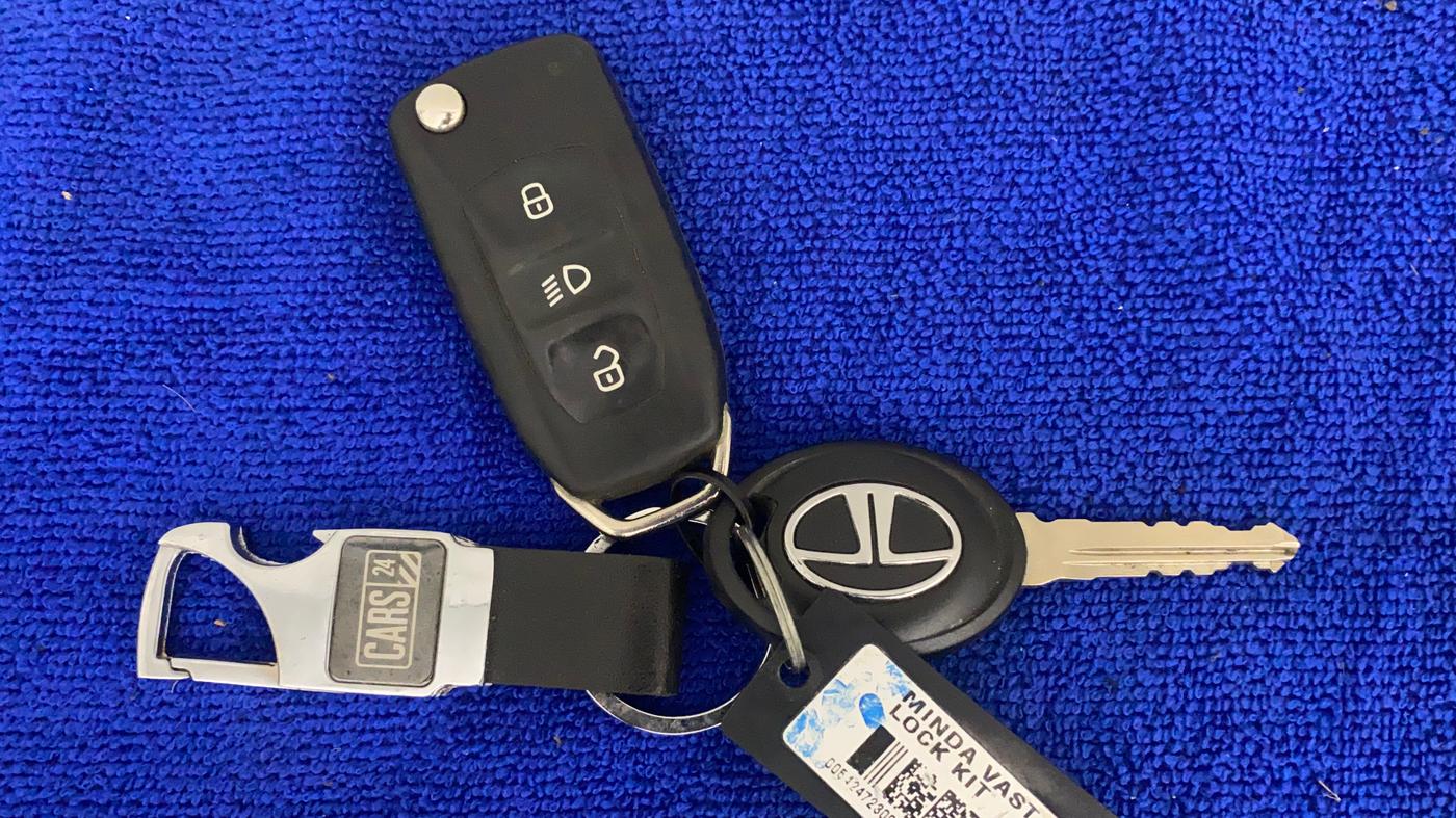 2018 Tata Tiago XZ PETROL, Petrol, Manual, 76,127 km, Key Close Up