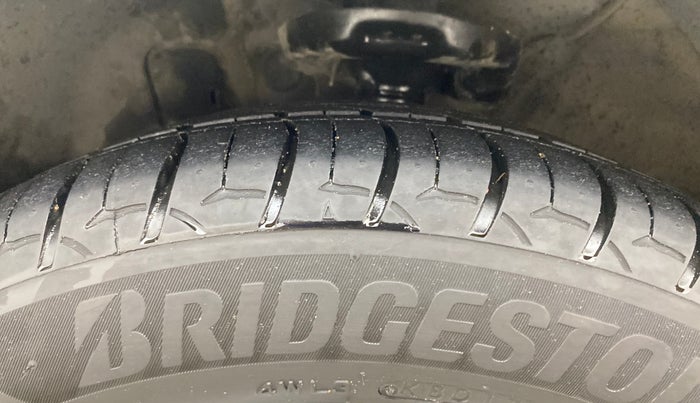 2018 Hyundai Verna 1.6 VTVT SX, Petrol, Manual, 91,155 km, Left Front Tyre Tread