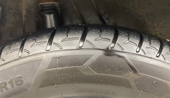 2018 Hyundai Verna 1.6 VTVT SX, Petrol, Manual, 91,155 km, Right Rear Tyre Tread