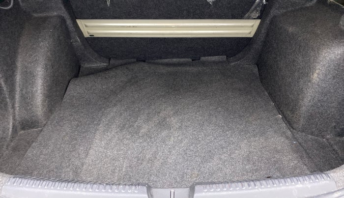 2012 Volkswagen Vento HIGHLINE DIESEL, Diesel, Manual, 75,455 km, Boot Inside