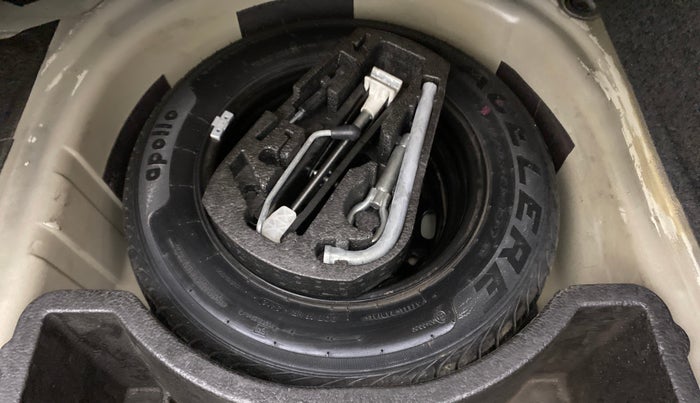 2012 Volkswagen Vento HIGHLINE DIESEL, Diesel, Manual, 75,455 km, Spare Tyre