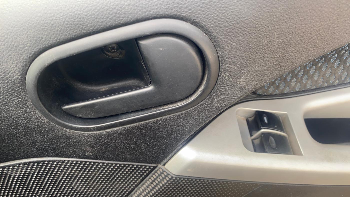 2014 Ford Figo TITANIUM 1.2 PETROL, Petrol, Manual, 58,275 km, Driver Side Door Panels Control