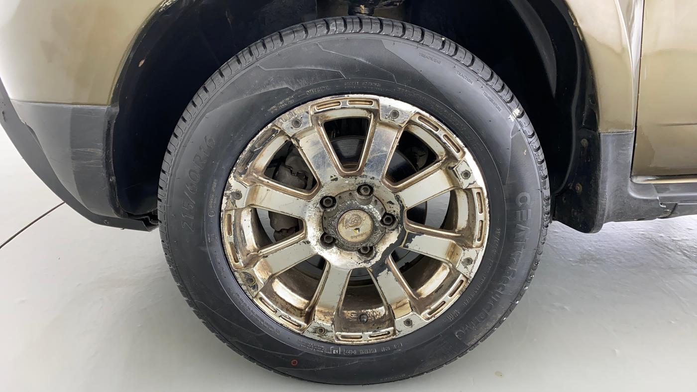 2014 Renault Duster 85 PS RXE DIESEL ADVENTURE, Diesel, Manual, 56,795 km, Left Front Wheel