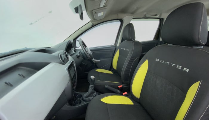 2014 Renault Duster 85 PS RXE DIESEL ADVENTURE, Diesel, Manual, 56,795 km, Right Side Front Door Cabin