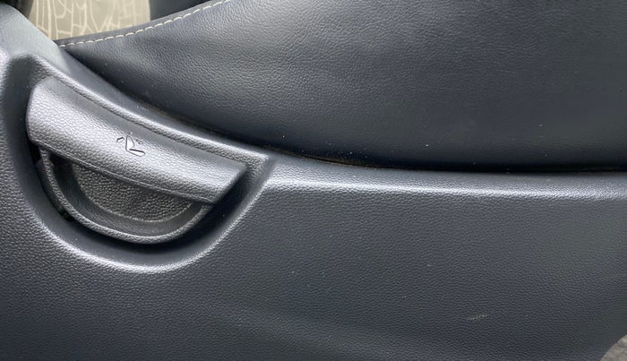 2017 Hyundai Grand i10 magna 1.2 crdi, Diesel, Manual, 87,535 km, Driver Side Adjustment Panel