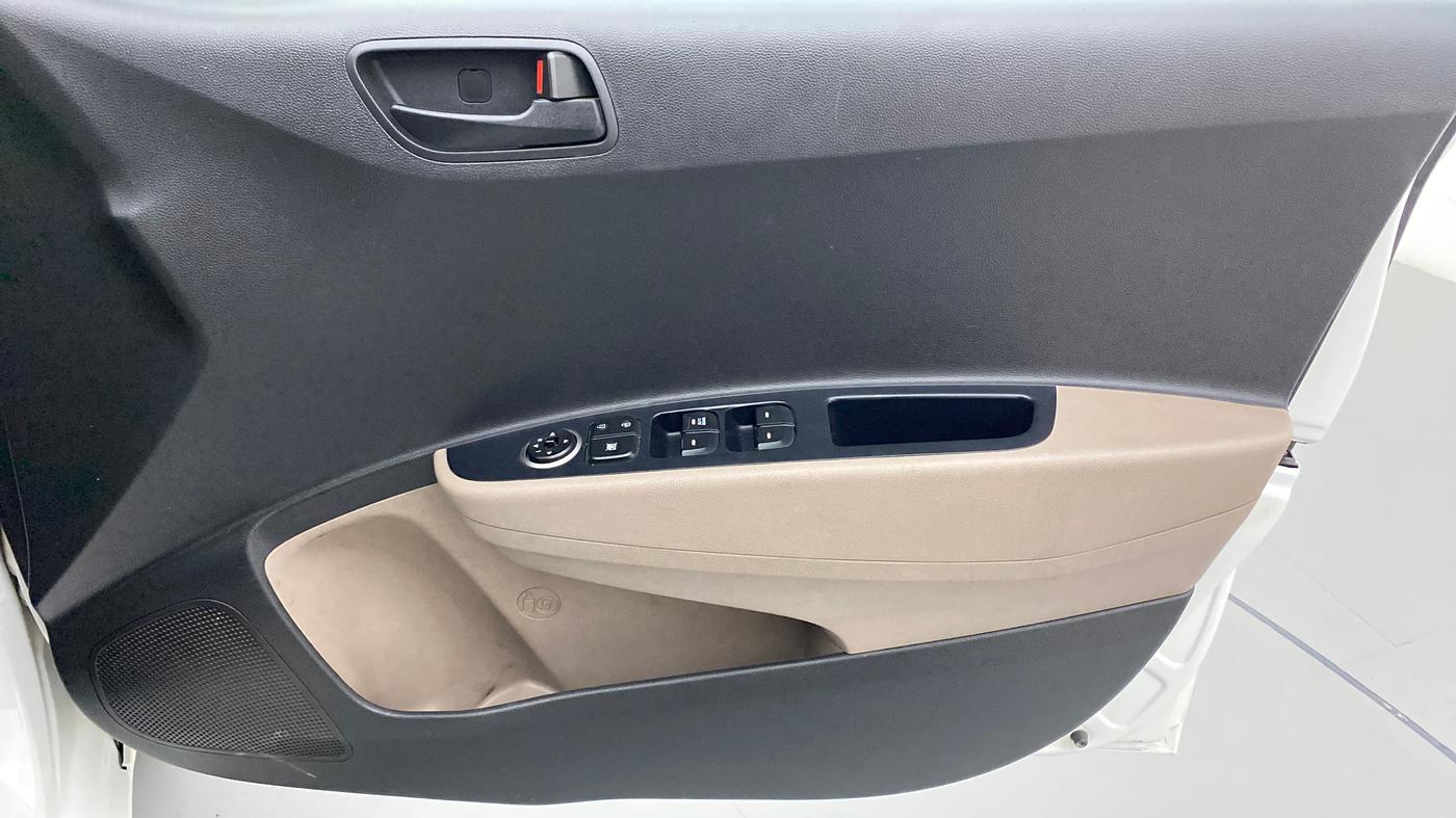 2017 Hyundai Grand i10 magna 1.2 crdi, Diesel, Manual, 87,535 km, Driver Side Door Panels Control