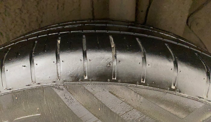 2015 Hyundai Elite i20 MAGNA 1.2, Petrol, Manual, 65,781 km, Left Rear Tyre Tread