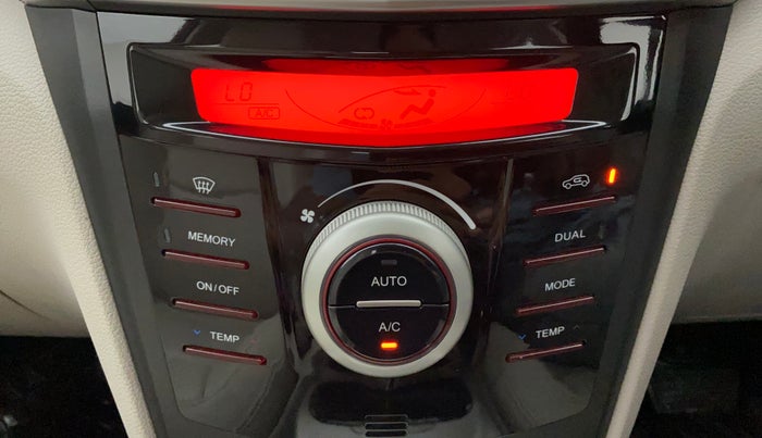 2021 Mahindra XUV300 W8 (O) 1.5 DIESEL AMT, Diesel, Automatic, 28,830 km, Automatic Climate Control