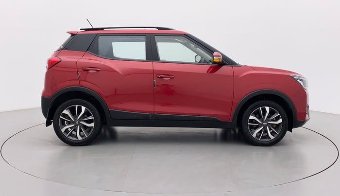 2021 Mahindra XUV300 W8 (O) 1.5 DIESEL AMT, Diesel, Automatic, 28,830 km, Right Side View