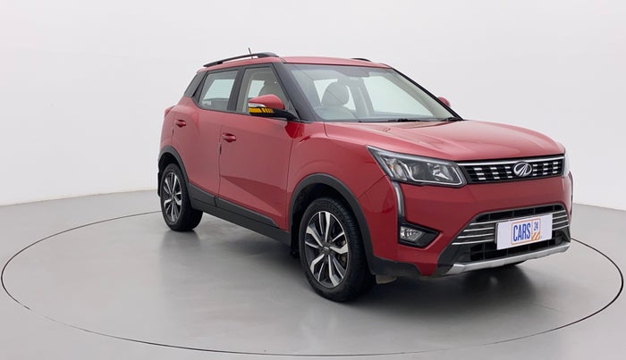 2021 Mahindra XUV300 W8 (O) 1.5 DIESEL AMT, Diesel, Automatic, 28,830 km, Right Front Diagonal