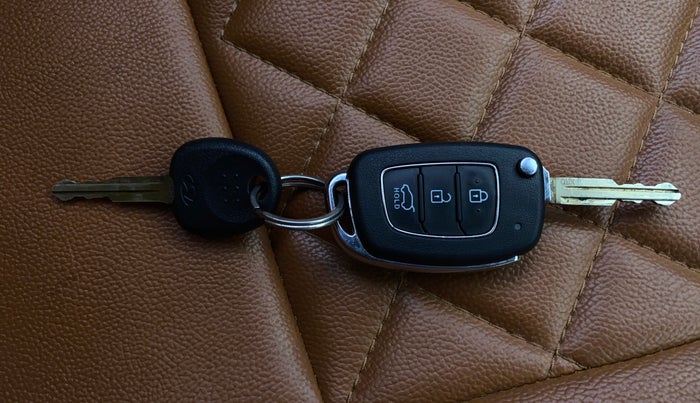 2021 Hyundai NEW I20 MAGNA 1.2 MT, Petrol, Manual, 43,713 km, Key Close Up