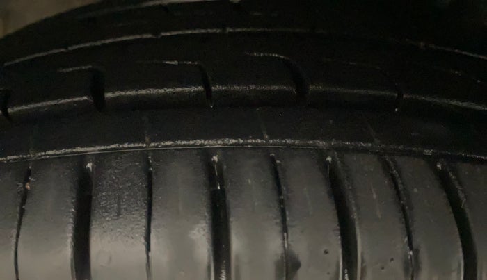 2014 Maruti Celerio VXI AMT, Petrol, Automatic, 80,039 km, Left Front Tyre Tread