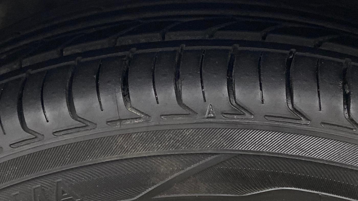 2016 Tata Zest XT PETROL, Petrol, Manual, 68,191 km, Right Front Tyre Tread