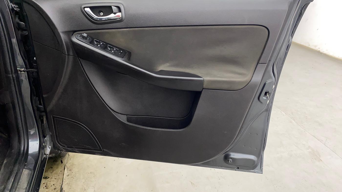 2016 Tata Zest XT PETROL, Petrol, Manual, 66,245 km, Driver Side Door Panels Control