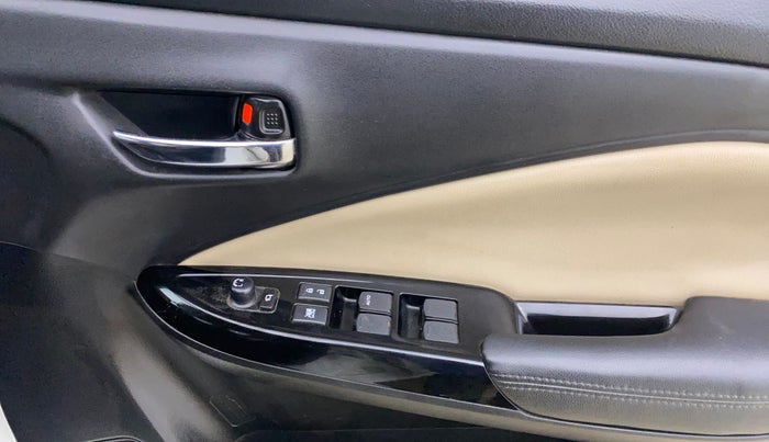 2023 Toyota Glanza G AMT, Petrol, Automatic, 1,31,108 km, Driver Side Door Panels Control