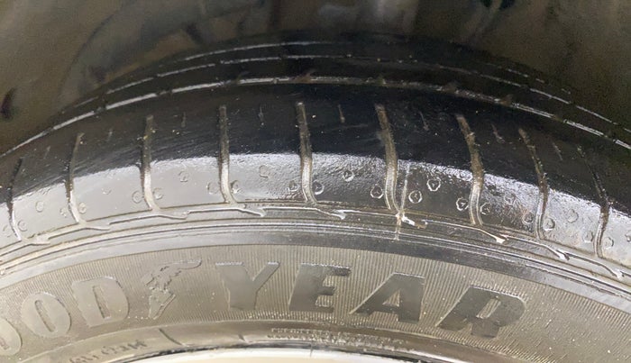 2023 Toyota Glanza G AMT, Petrol, Automatic, 1,31,108 km, Left Front Tyre Tread