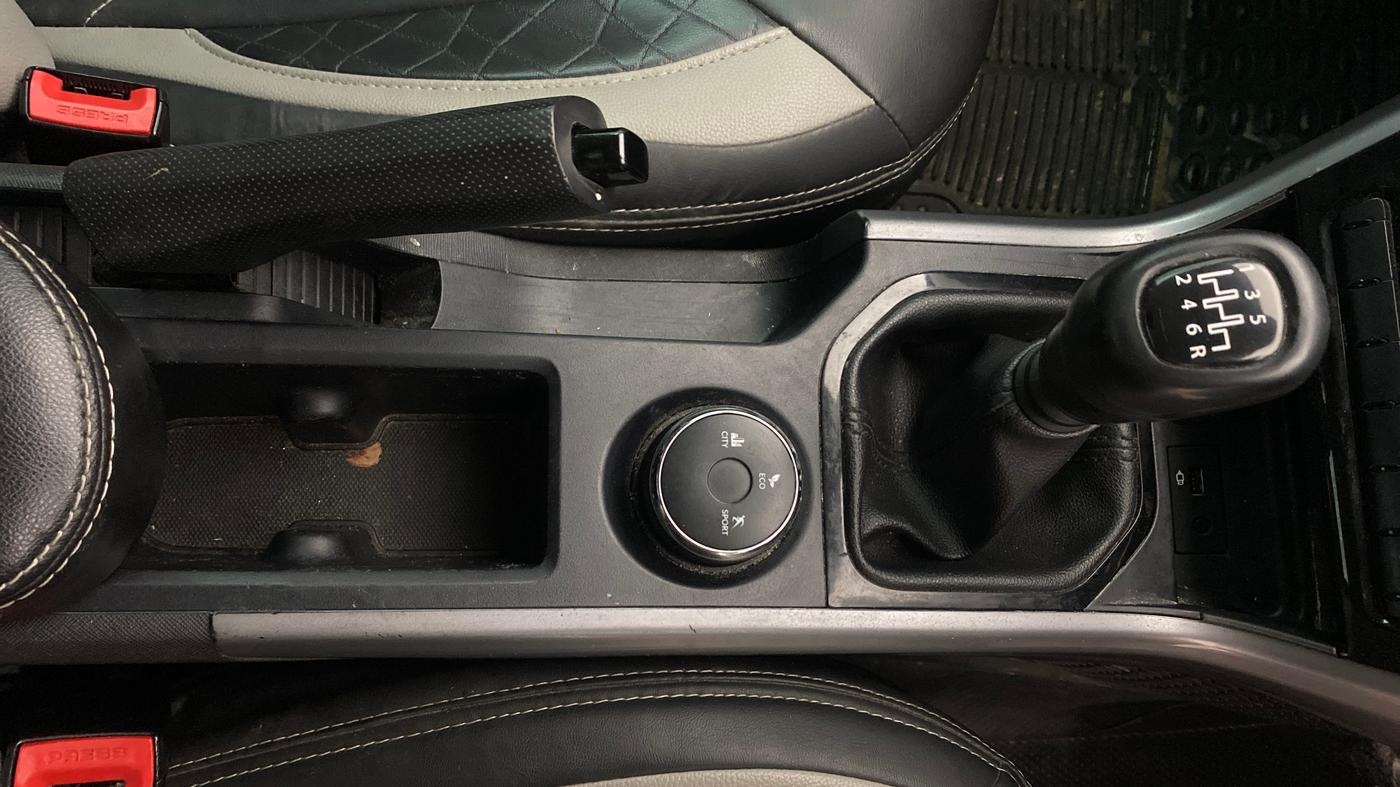 2021 Tata NEXON XM SUNROOF PETROL, Petrol, Manual, 56,947 km, Gear Lever