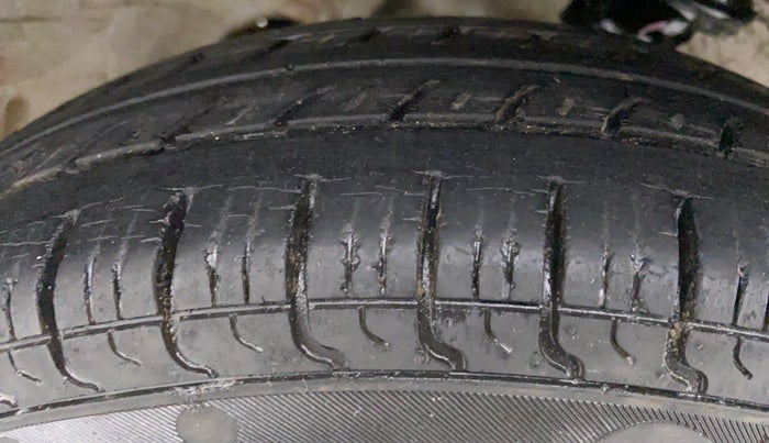 2013 Maruti Alto 800 LXI, Petrol, Manual, 20,547 km, Right Front Tyre Tread
