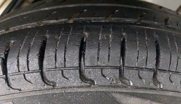 2013 Maruti Alto 800 LXI, Petrol, Manual, 20,547 km, Right Rear Tyre Tread
