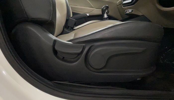 2022 Hyundai Verna SX (O)1.5 VTVT, Petrol, Manual, 45,558 km, Driver Side Adjustment Panel