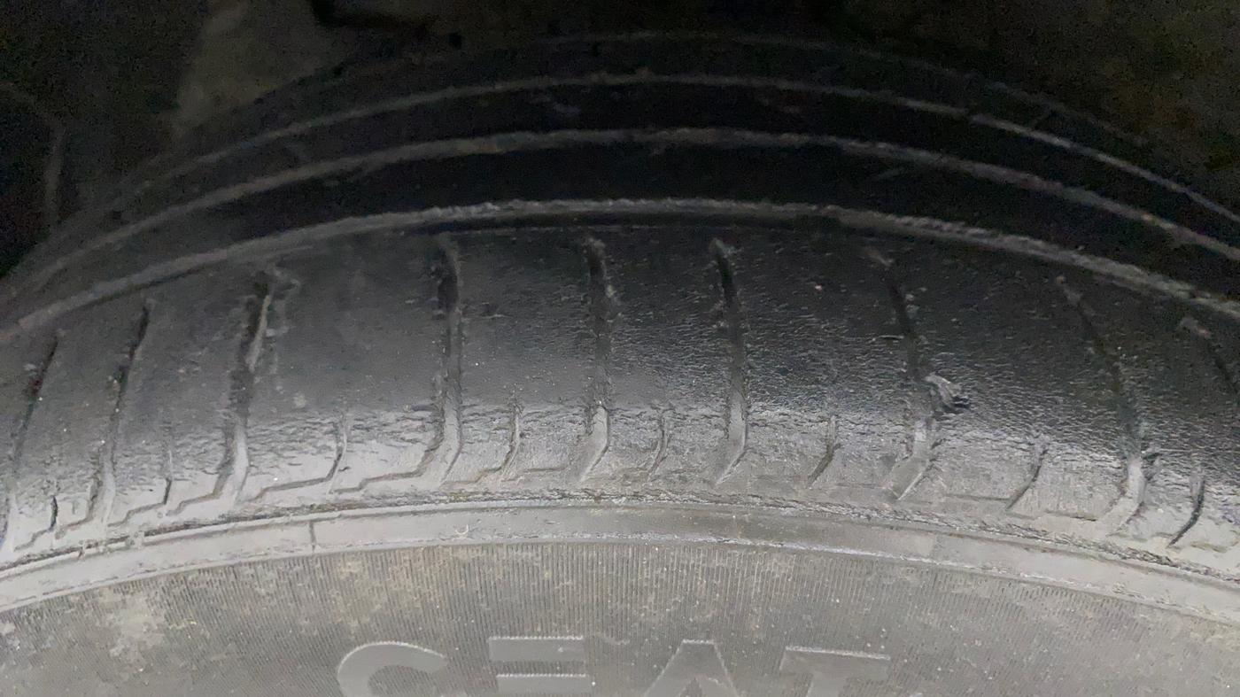 2020 Hyundai VENUE SX PLUS 1.0 TURBO DCT, Petrol, Automatic, 34,035 km, Left Front Tyre Tread