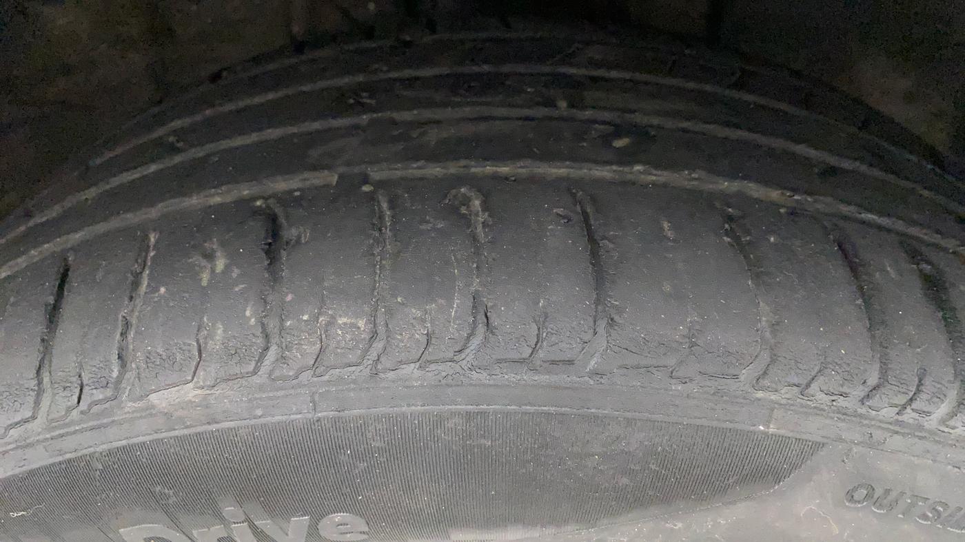 2020 Hyundai VENUE SX PLUS 1.0 TURBO DCT, Petrol, Automatic, 34,035 km, Right Front Tyre Tread
