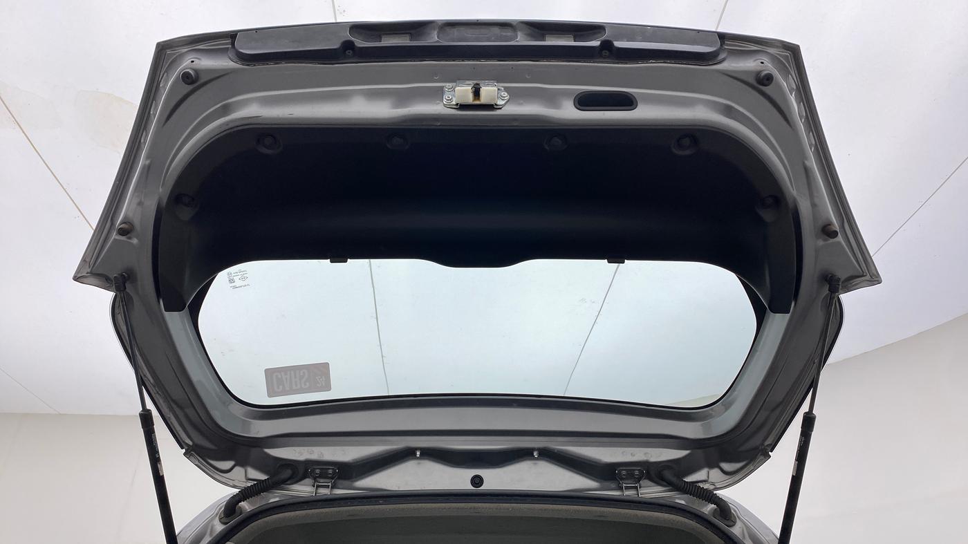 2013 Maruti Swift VXI, Petrol, Manual, 69,428 km, Boot Door Open