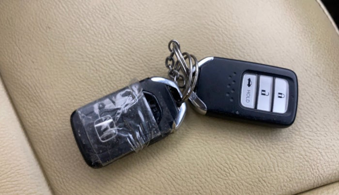 2018 Honda Amaze 1.2L I-VTEC V CVT, Petrol, Automatic, 65,434 km, Key Close Up