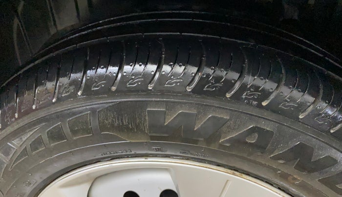 2023 Mahindra XUV300 W4 1.2 PETROL, Petrol, Manual, 30,416 km, Right Rear Tyre Tread