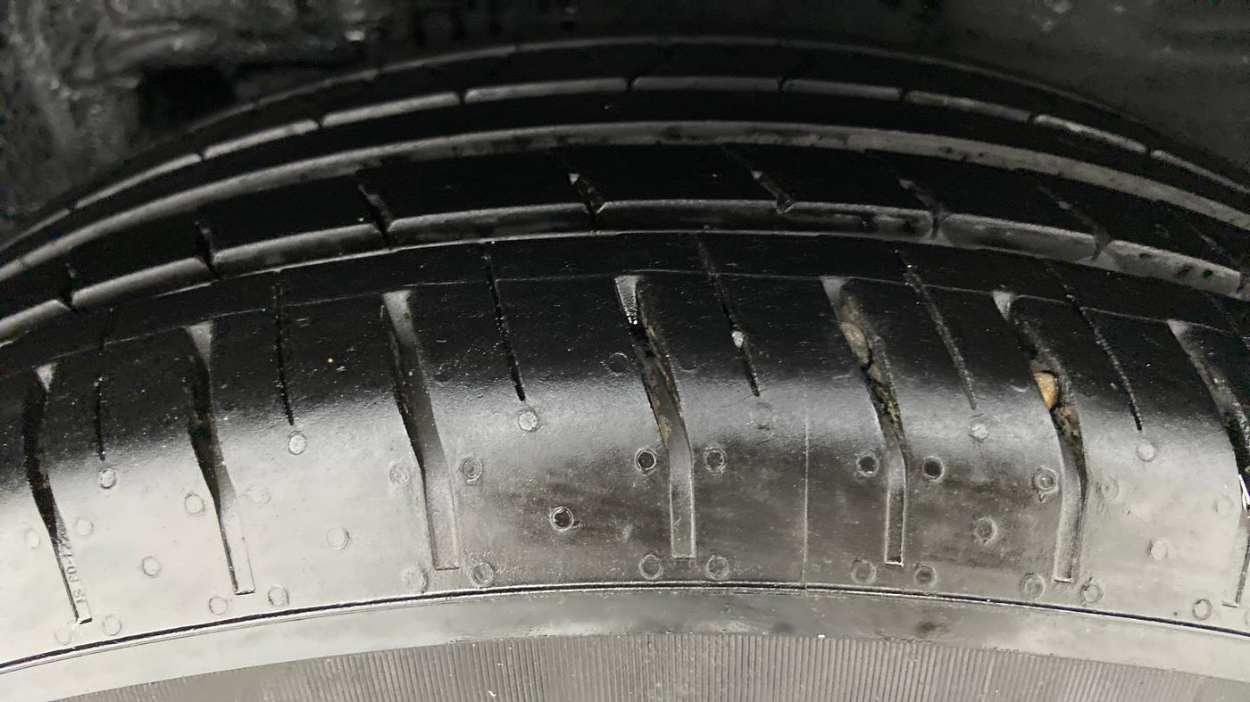 2016 Toyota Corolla Altis G, Petrol, Manual, 76,561 km, Left Rear Tyre Tread
