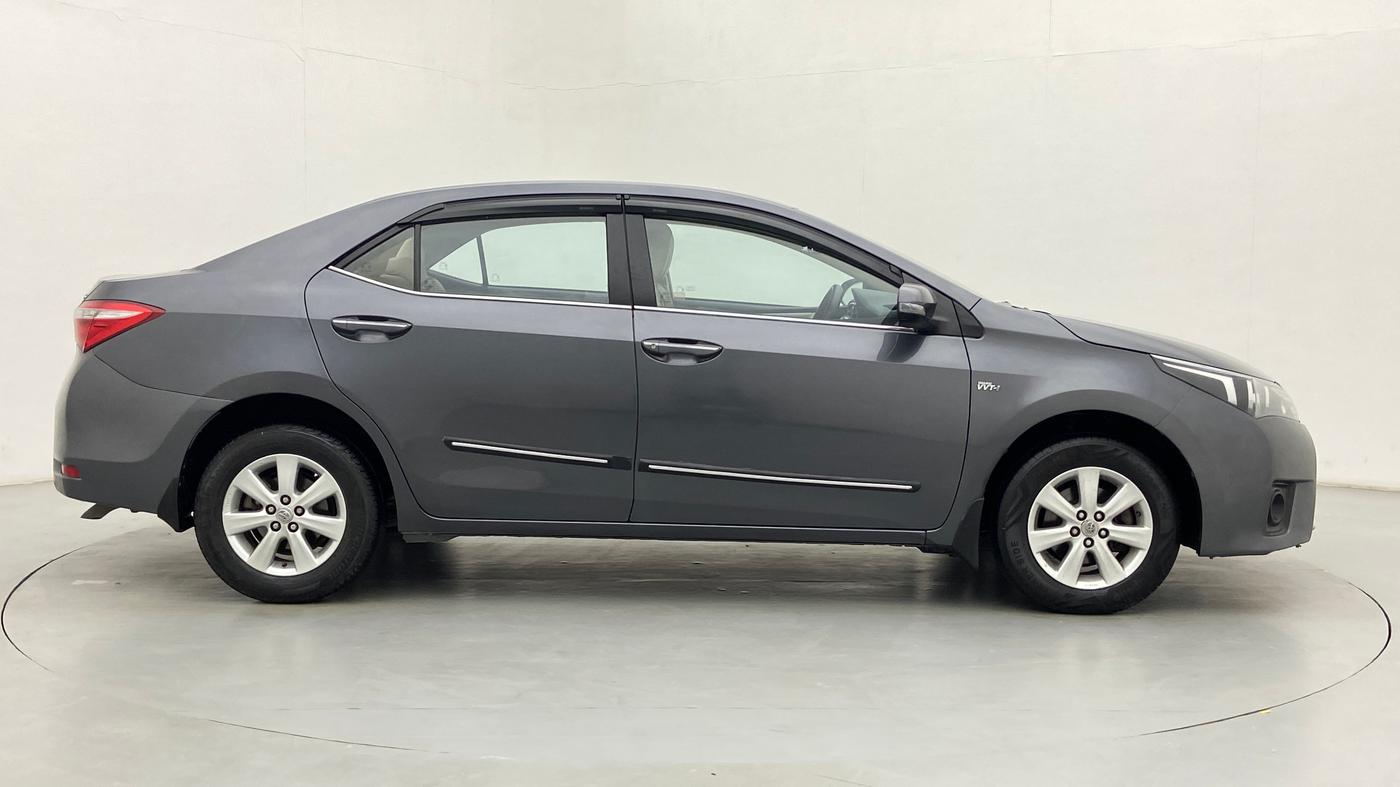 2016 Toyota Corolla Altis G, Petrol, Manual, 76,561 km, Right Side View