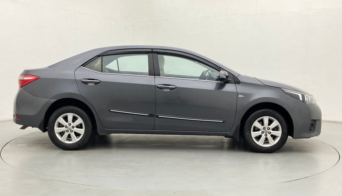 2016 Toyota Corolla Altis G, Petrol, Manual, 76,561 km, Right Side View