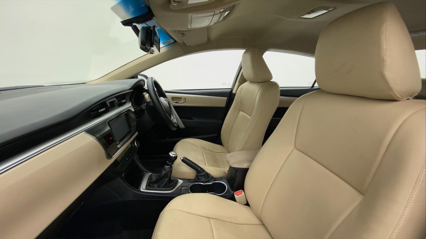 2016 Toyota Corolla Altis G, Petrol, Manual, 76,561 km, Right Side Front Door Cabin