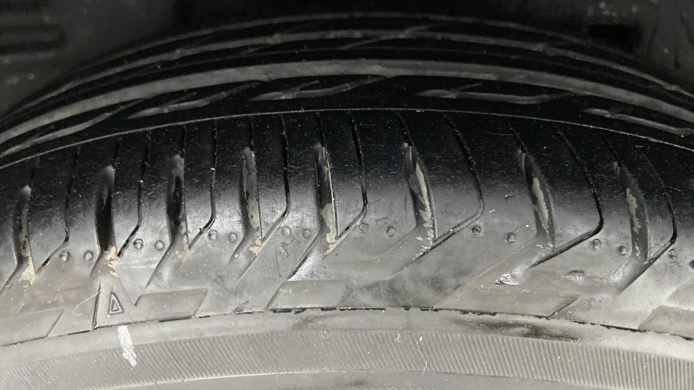 2016 Toyota Corolla Altis G, Petrol, Manual, 76,561 km, Right Rear Tyre Tread