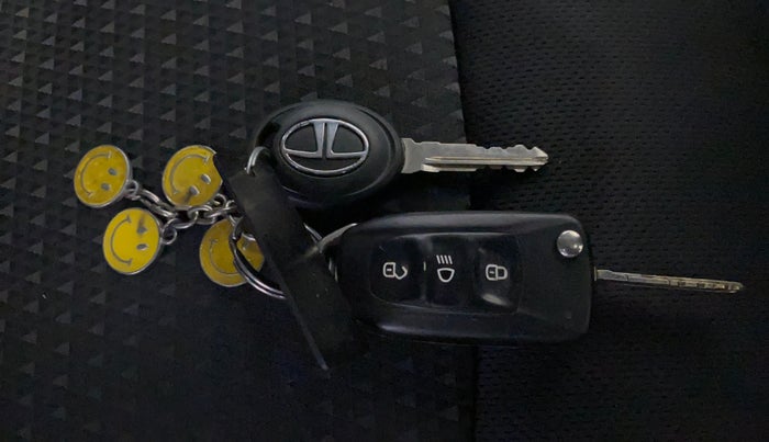 2016 Tata Tiago XZ DIESEL, Diesel, Manual, 77,558 km, Key Close Up