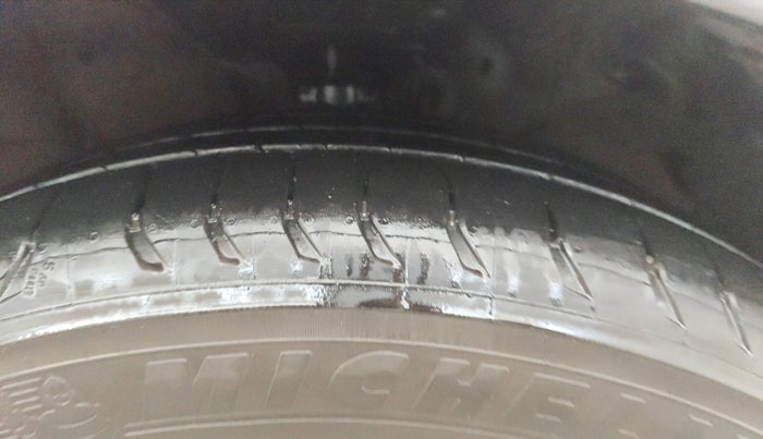 2013 Hyundai Verna FLUIDIC 1.6 VTVT SX, Petrol, Manual, 53,145 km, Right Front Tyre Tread