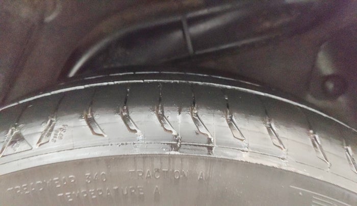 2013 Hyundai Verna FLUIDIC 1.6 VTVT SX, Petrol, Manual, 53,145 km, Left Rear Tyre Tread