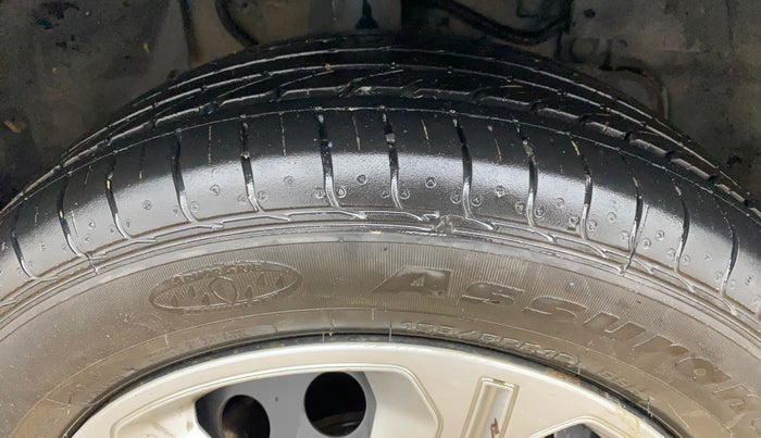 2020 Tata NEXON XM PETROL, Petrol, Manual, 59,069 km, Right Front Tyre Tread