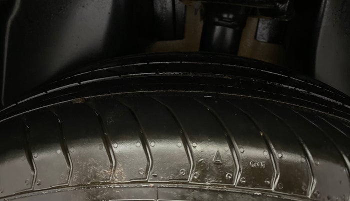 2017 Jeep Compass LIMITED 1.4 PETROL AT, Petrol, Automatic, 70,516 km, Left Rear Tyre Tread