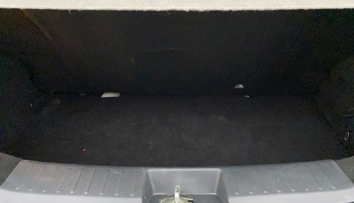 2020 Mahindra KUV 100 NXT K8 6 STR, Petrol, Manual, 15,478 km, Boot Inside