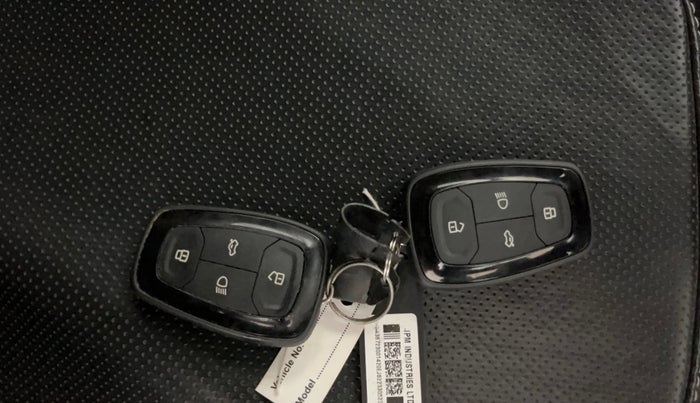 2022 Tata NEXON XZA PLUS (HS) PETROL, Petrol, Automatic, 39,570 km, Key Close Up