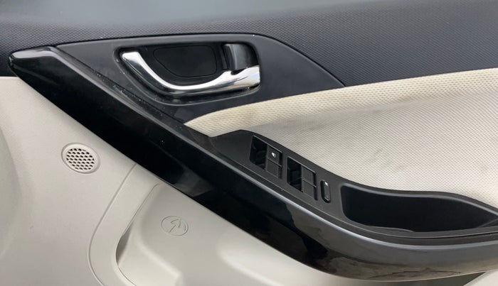 2022 Tata NEXON XZA PLUS (HS) PETROL, Petrol, Automatic, 39,570 km, Driver Side Door Panels Control