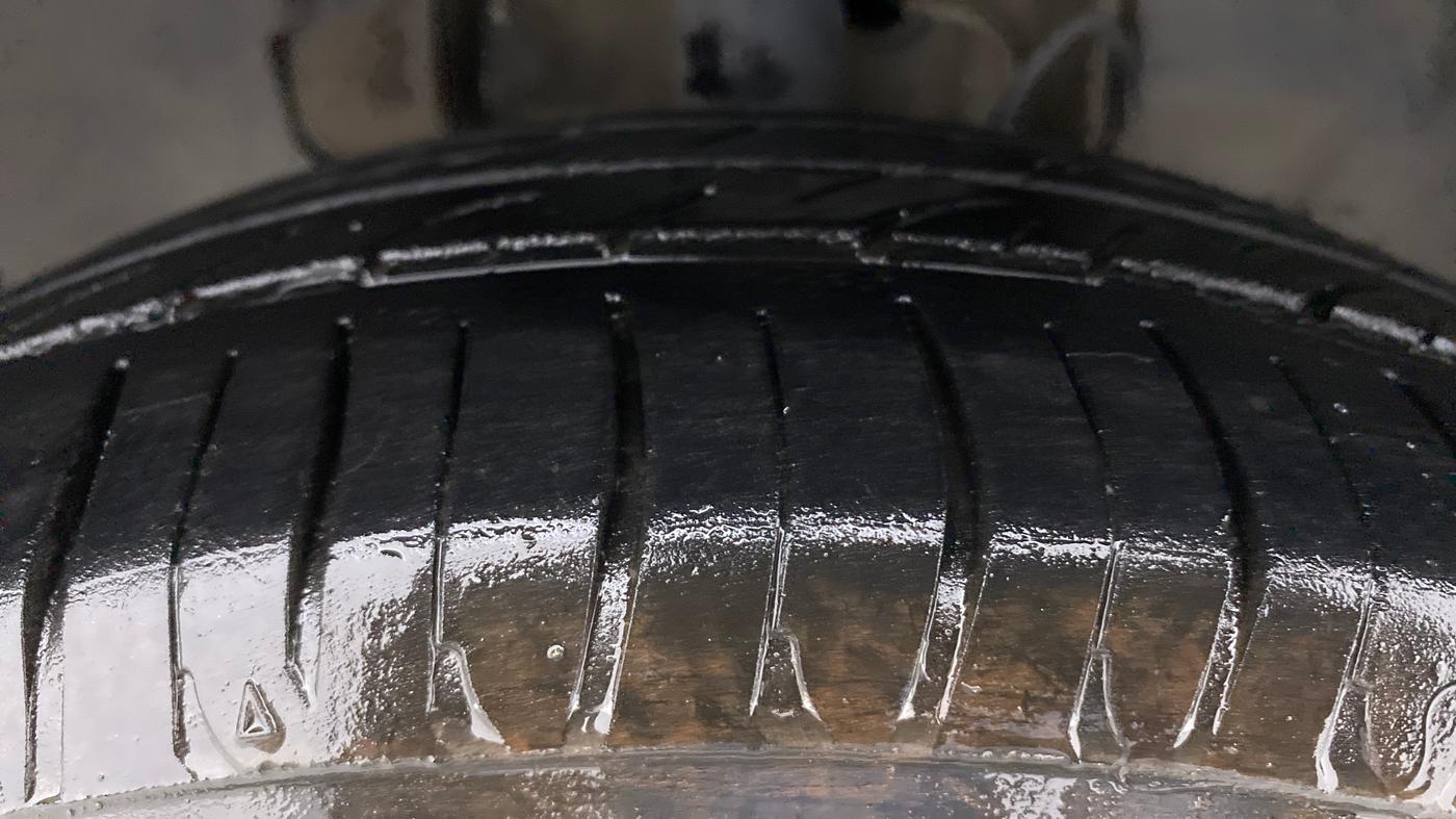 2018 Tata Tiago XZA PETROL, Petrol, Automatic, 86,491 km, Right Front Tyre Tread