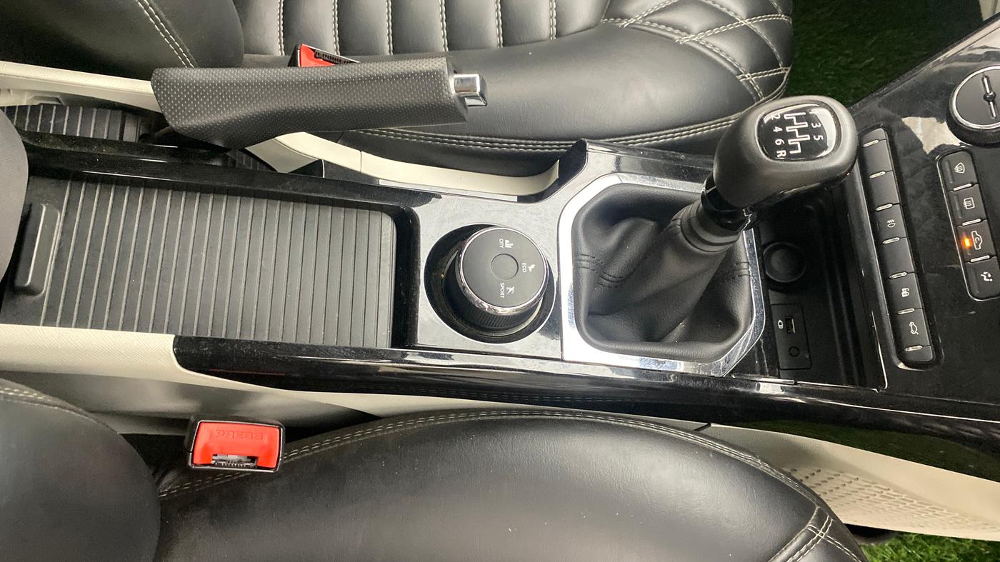 2022 Tata NEXON XZ PLUS PETROL, Petrol, Manual, 38,430 km, Gear Lever