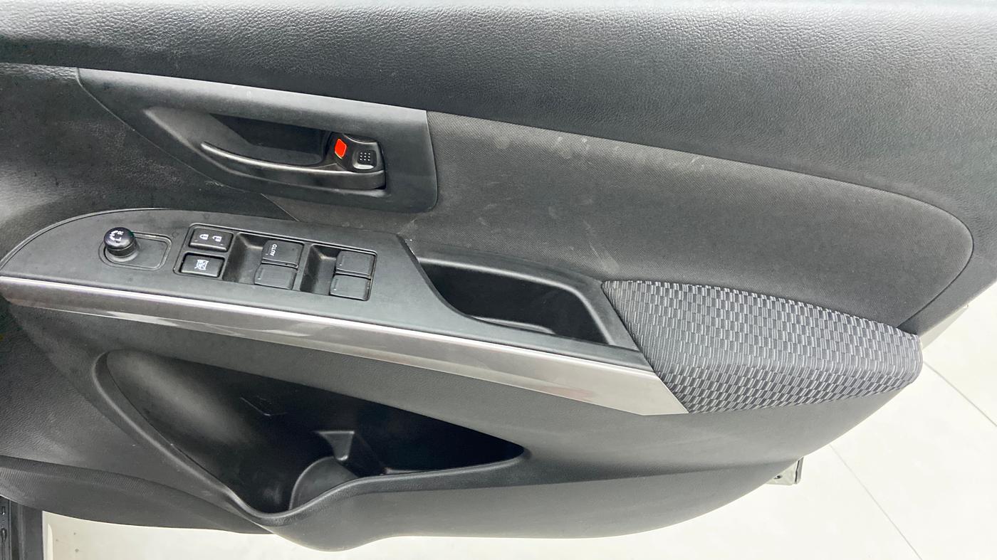 2021 Maruti S Cross SIGMA 1.5, Petrol, Manual, 32,795 km, Driver Side Door Panels Control